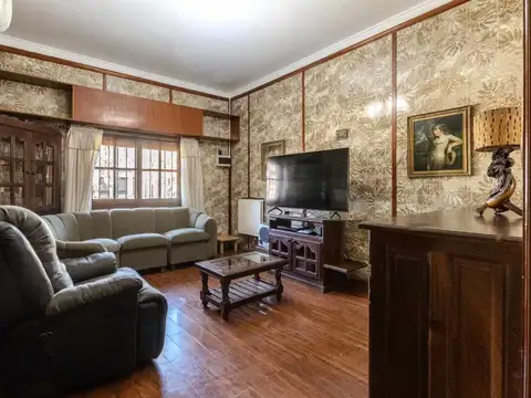 Casa 5 ambientes con 2 baños