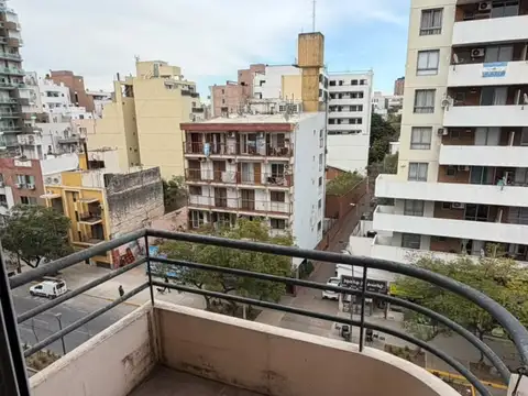 Departamento en Alquiler en Alberdi, $ 750.000