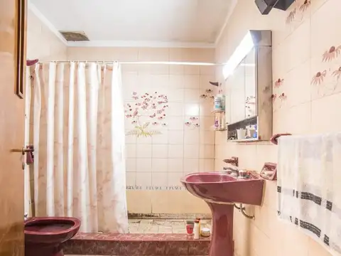 Venta / permuta - Casa 2 Dormitorios - Cinco Esquinas - Rosario.