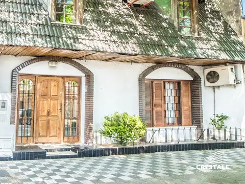 Venta / permuta - Casa 2 Dormitorios - Cinco Esquinas - Rosario.