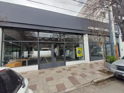 Peron al 2300 y Quintana 1050