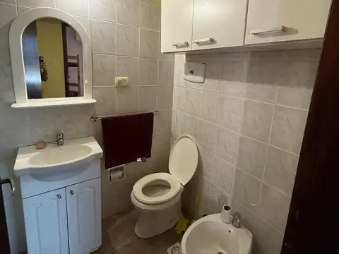 Departamento 6 ambientes con 1 baño