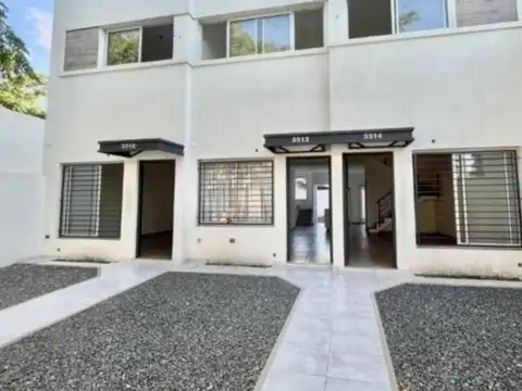 VENTA DUPLEX 3 AMBIENTES A ESTRENAR CON FONDO Y COCHERA APTO CREDITO