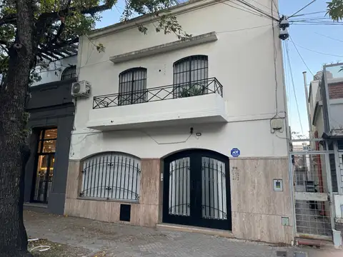 Casa 3 dormitorios en alquiler - Luis Agote