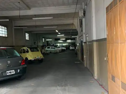 Galpon en Venta en Abasto, USD 400.000