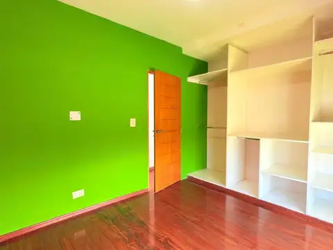 Casa 6 ambientes con 3 baños