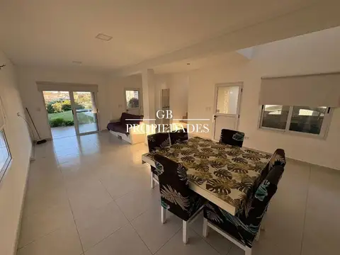 Casa en Venta en Pilar del Este - Santa Elena, USD 189.000