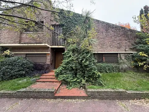 Terreno en excelente zona. Martínez.