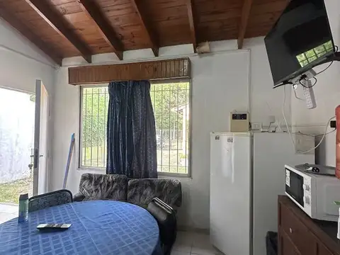 Casa 2 ambientes con 1 baño