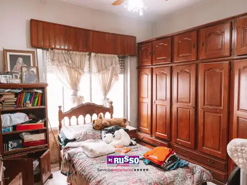 Casa en Alquiler con 1 cochera