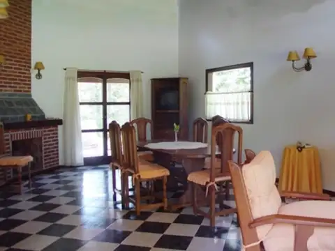 Casa en Alquiler en Carilo, USD 2.000