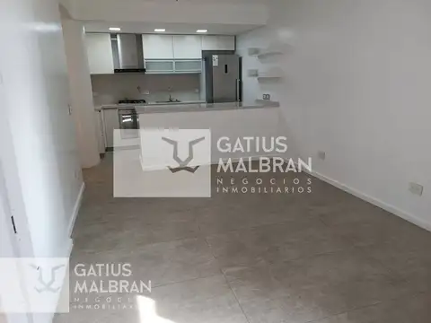 Luminoso 3 ambientes en Caballito con cochera y baulera