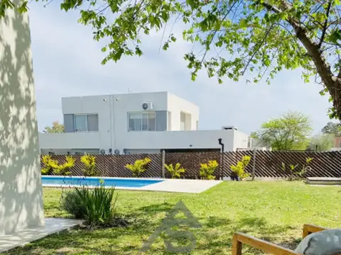 Casa en Pilar del Este | Apta Crédito | Lista para Mudarse