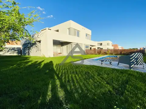 Casa en Pilar del Este | Apta Crédito | Lista para Mudarse