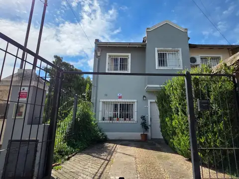 Depto Tipo Casa en Venta de 4 ambientes