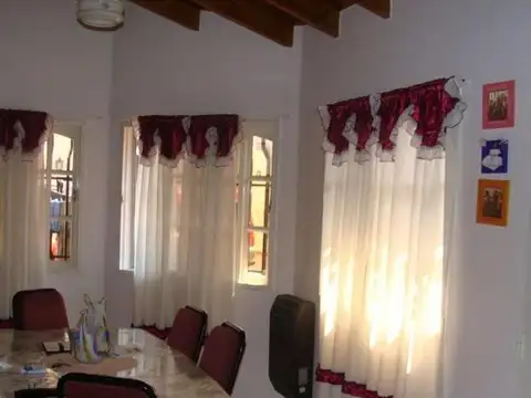 INMUEBLE IDEAL 2 FAMILIAS. 2 CASAS CON PARQUE