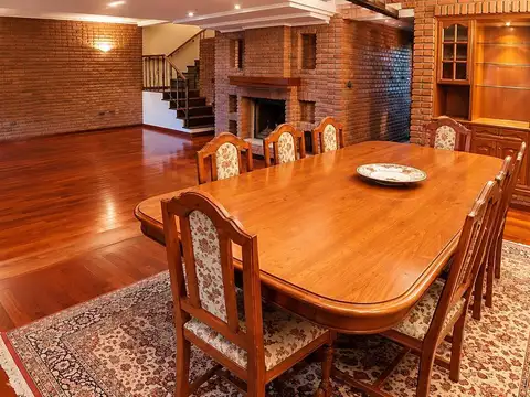 Casa 5 ambientes con 3 baños