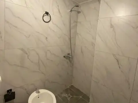 DEPARTAMENTO 2 AMBIENTES EN PRIMER PISO