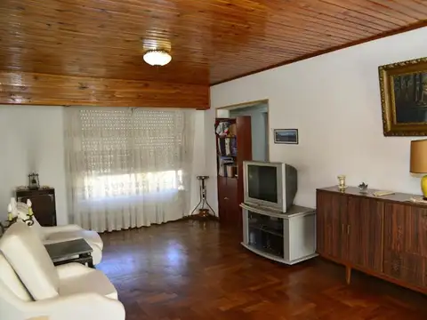 Casa en Venta  en Luján, Zona Oeste - 6 Ambientes