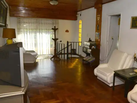 Casa en Venta  en Luján, Zona Oeste - 6 Ambientes
