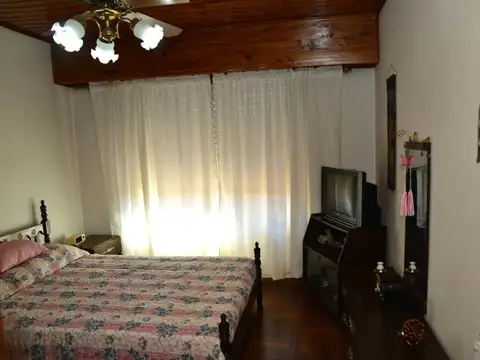 Casa en Venta  en Luján, Zona Oeste - 6 Ambientes