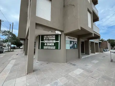 DEPARTAMENTO+LOCAL VENTA CLAROMECÓ, A MTS DEL MAR