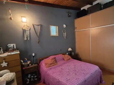 Venta casa barrio Urquiza, 2 dormitorio, cocheras