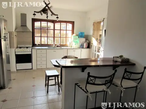 Casa 7 ambientes con 3 baños