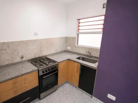 Depto Tipo Casa en Alquiler en Lomas del Mirador, $ 500.000