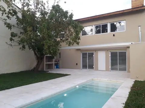 Casa - Barrio Parque Leloir