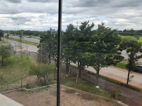Alq excelente oficina en  padre luchesse remax