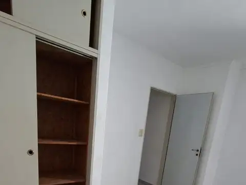 Alquilo Duplex  en calle Paraguay casi Italia, 2 dorm. 2 Baños, Patio