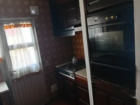 382 - MAR DE AJO: DEPARTAMENTO DE 3 AMBIENTES EN PLENO CENTRO A 40 MTS DEL MAR + WIFI