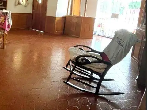 Casa 5 ambientes con 3 baños