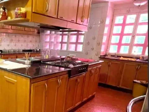 Casa en Venta en Castelar, USD 980.000