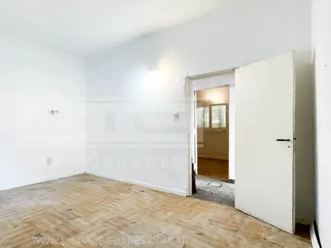 Depto Tipo Casa en Venta 50 años