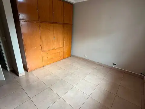 Venta casa 4 ambientes, lote propio.