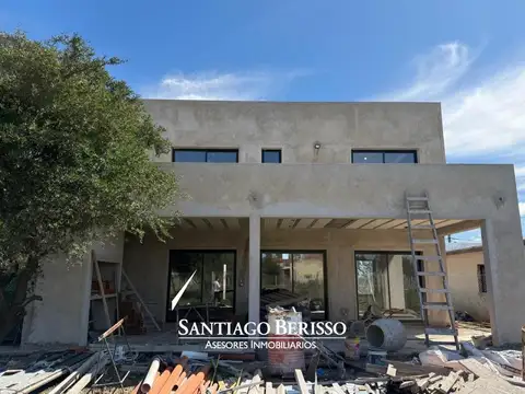 CASA EN BARRIO CARDALES CHICO -LOS CARDALES
