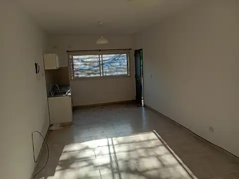 Campo De Mayo 5822 , Piso 1