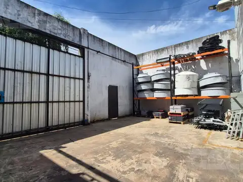 Depósito con Oficinas en Morón Sur  – Con Antecedente Comercial Activo
