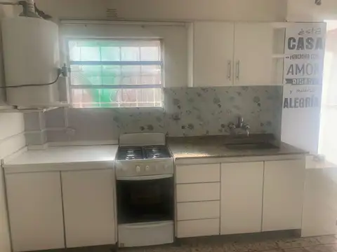 Depto Tipo Casa 2 ambientes con 1 baño