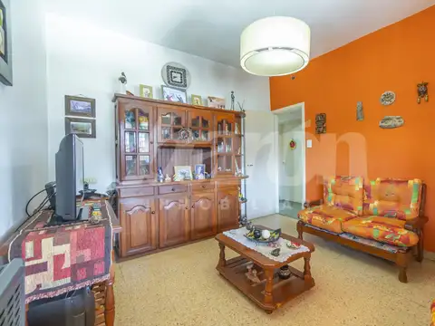 Casa 3 ambientes con 2 baños