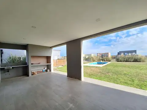 Casa en Alquiler en San Sebastian, USD 1.500