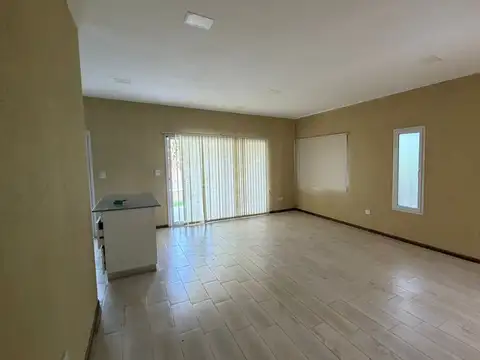 Casa 4 Amb en Venta con Pileta – Los Arces, La Cañada de Pilar