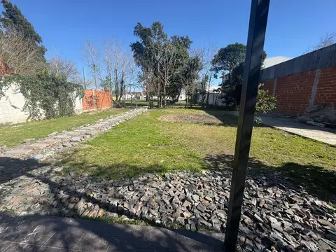 Depto Tipo Casa en Alquiler con 1 cocheras