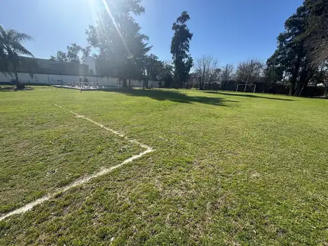 PH 2 ambientes con parque en planta baja en alquiler en Paso Del Rey