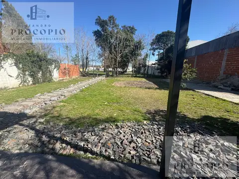 Depto Tipo Casa en Alquiler con 1 cocheras