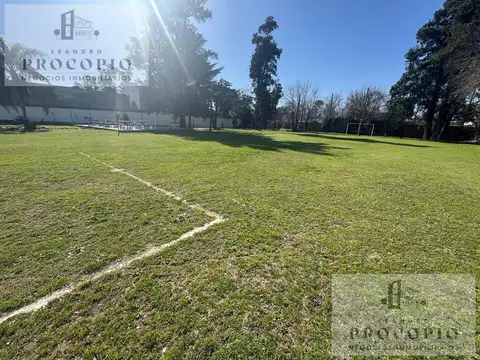 PH 2 ambientes con parque en planta baja en alquiler en Paso Del Rey