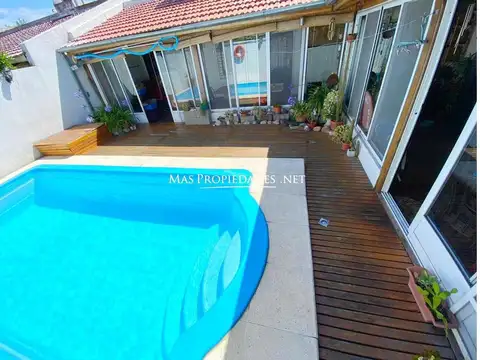 Casa en Venta con 2 cocheras