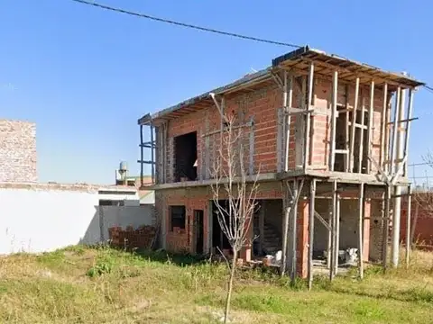 Terreno y construcción a terminar